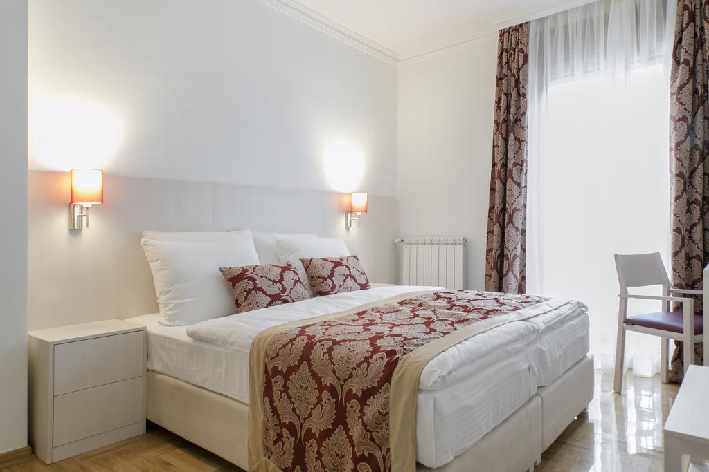 Central Belgrade Apartment 4 ภายนอก รูปภาพ